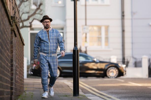 the-gentlemen-943960l-1600x1200-n-7ab3afb4